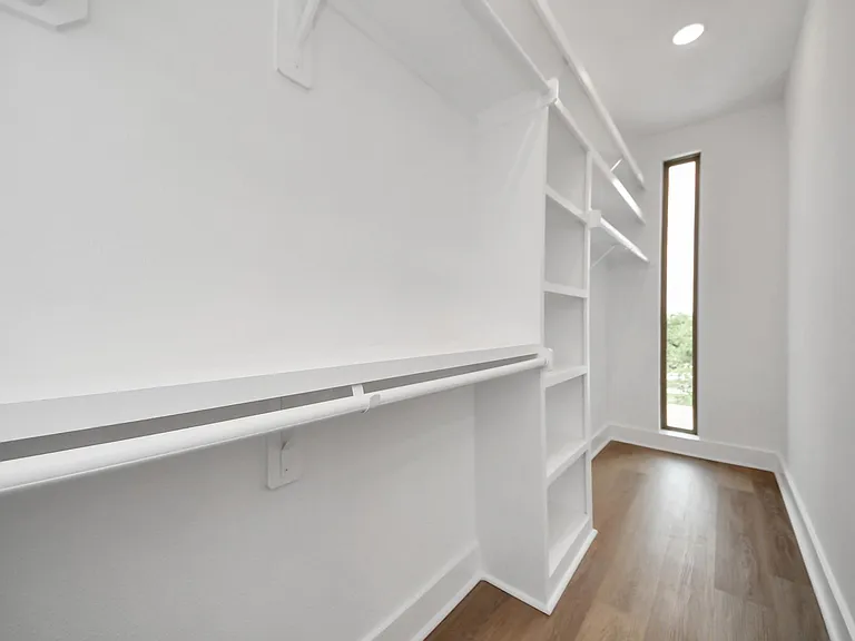 5630 Dolores St — Photo 28