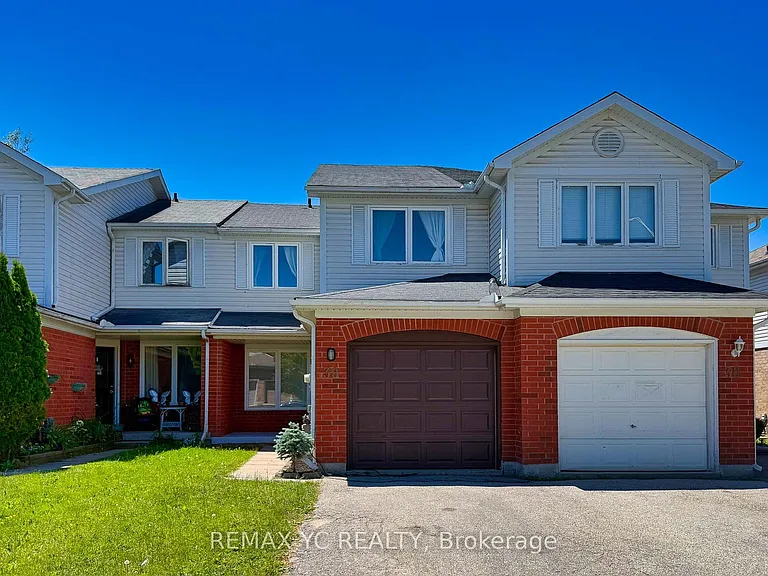38 Pickett Cres — Photo 1