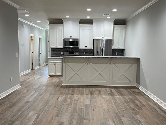 4th image of 6463 Norwood Dr