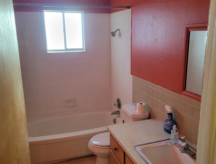 921 Elm Ct — Photo 2