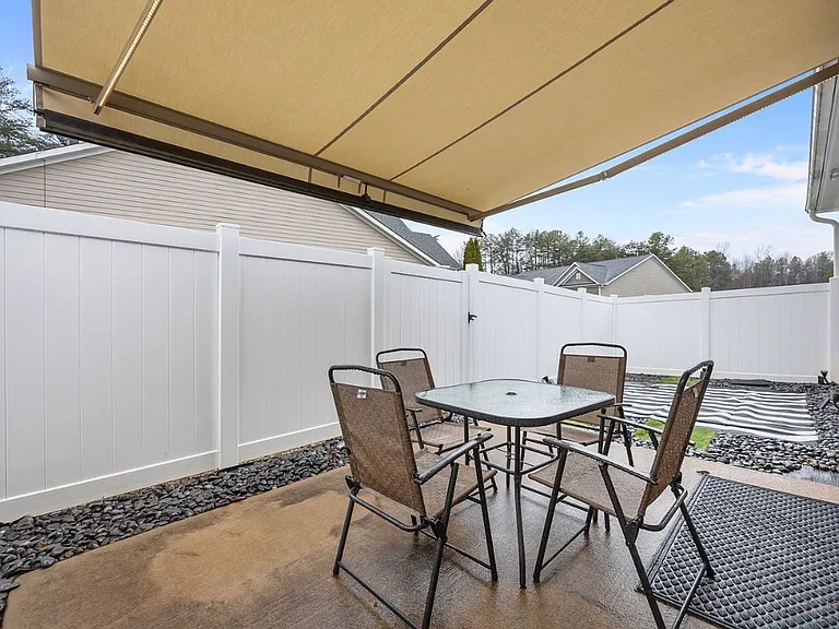 1619 Riverwalk Dr — Photo 14