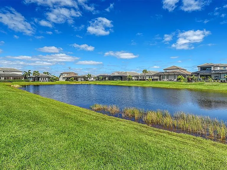 16905 Sweetwater Village Dr — Photo 46