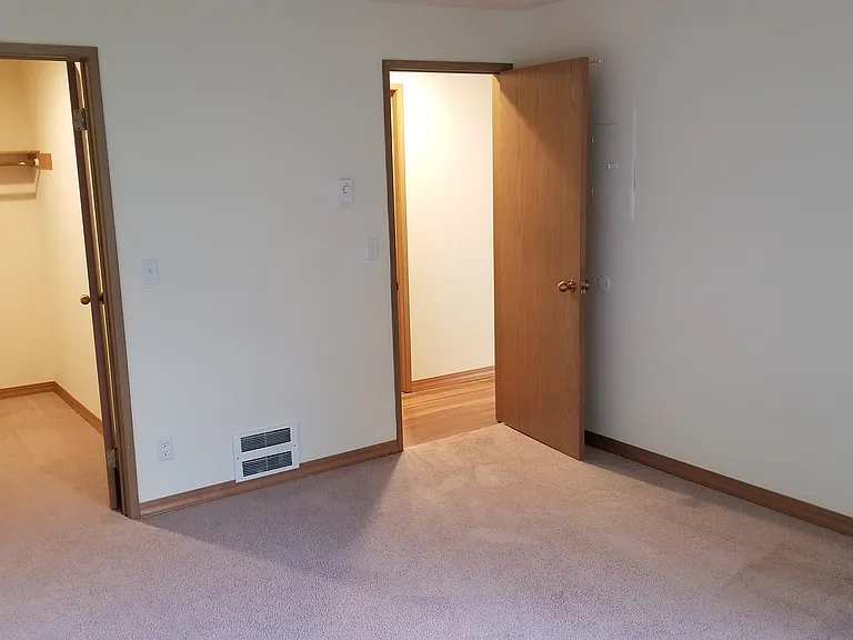 Meridian Place — Photo 35