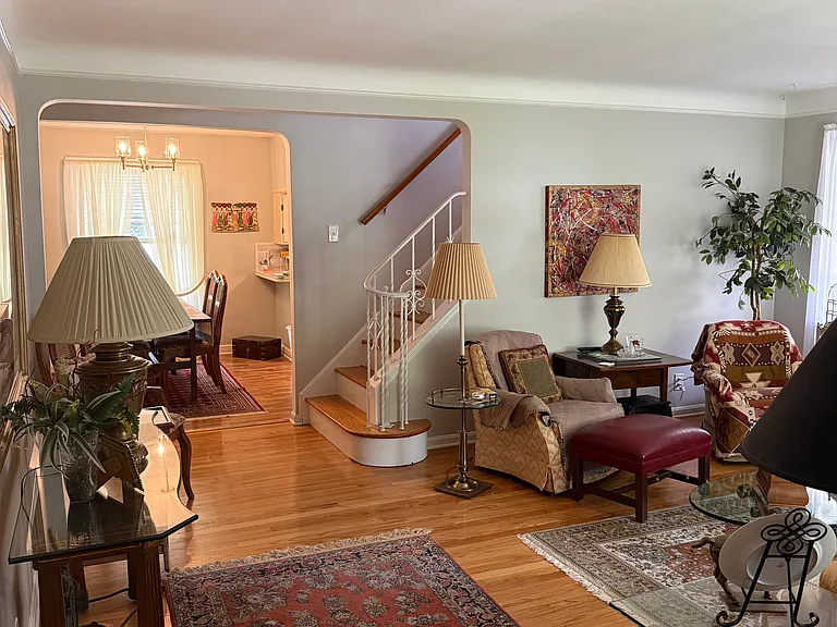 1752 Brainard Rd — Photo 13