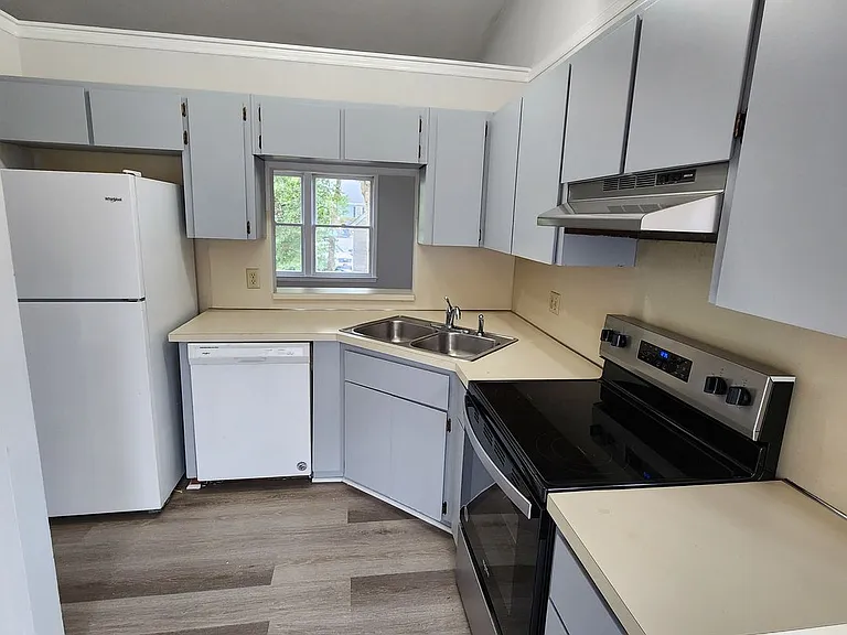 5712 Finsbury Ct — Photo 11