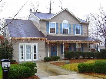 1st image of 819 Haskins Dr