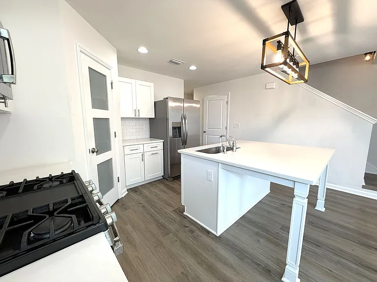 3734 Meadow Vista Ln — Photo 11