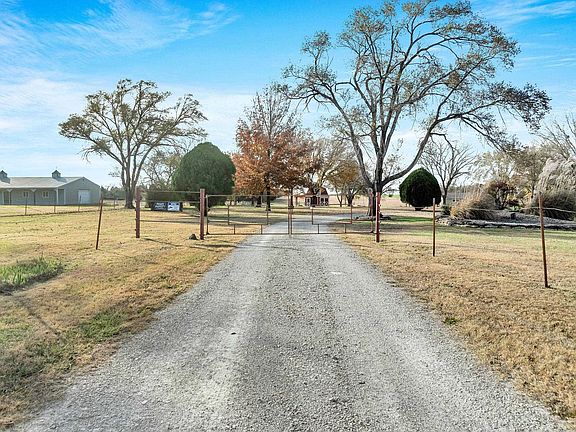 3rd image of 1249 NW Tawakoni Rd