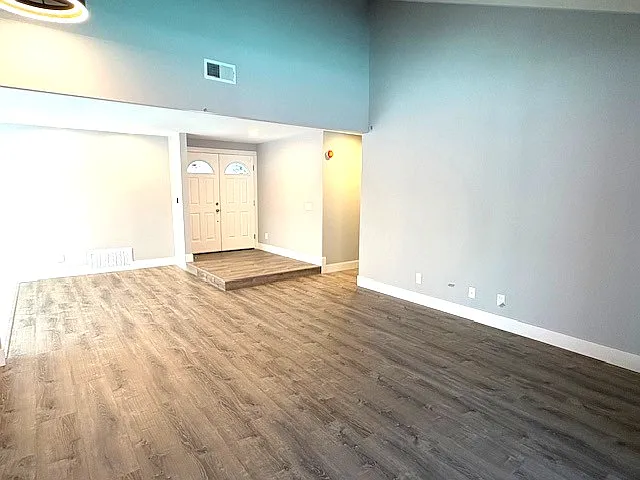 13502 Los Olivos Ave — Photo 4