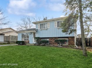 628 Ponderosa Dr, Bolingbrook, IL 60440