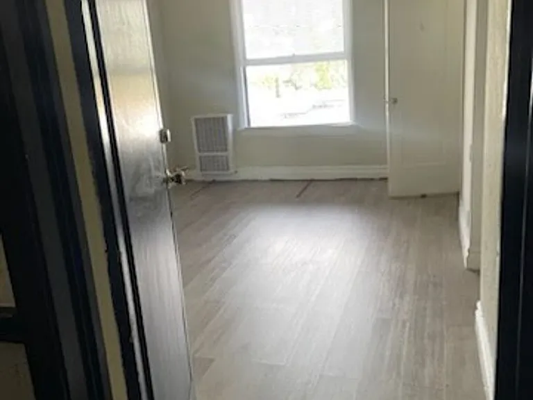 Alexandria Apartments LLC — Photo 10