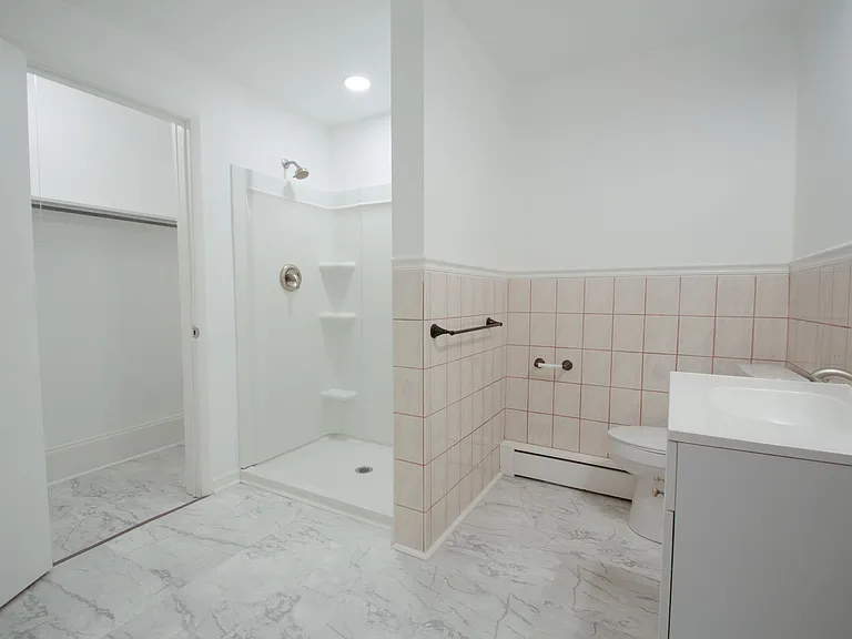 208 Chestnut St — Photo 7