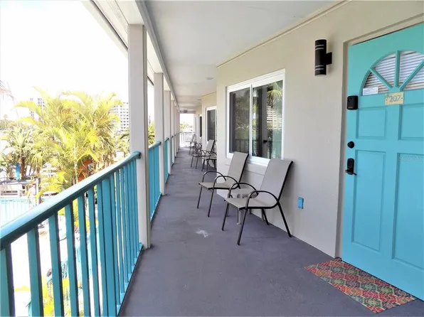 673 Bay Esplanade #207, Clearwater, FL 33767