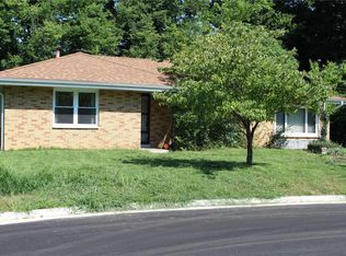 6 Berkley Ct, Fairview Heights, IL 62208