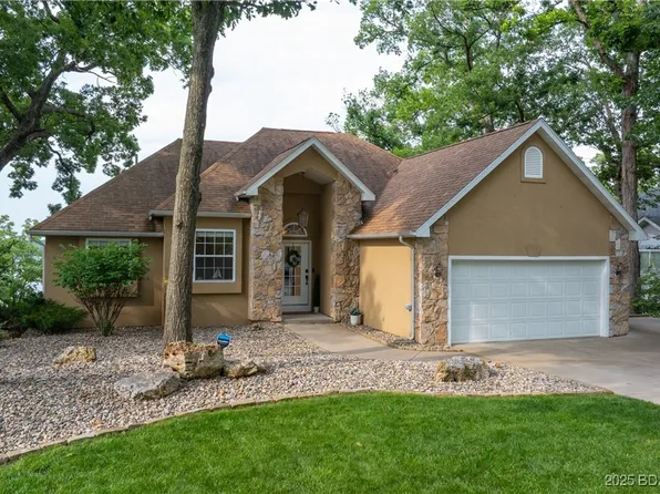 1013 Beacon Ridge Dr, Lake Ozark, MO 65049