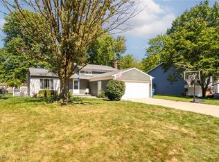 26956 Southwood Ln, Olmsted Township, OH 44138