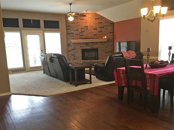 2nd image of 2612 Briargrove Dr