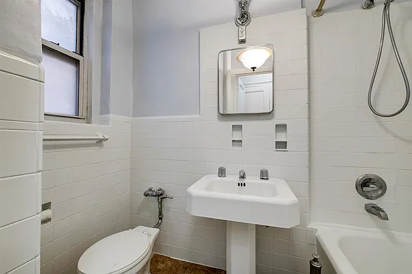 Sold by Keller Williams Realty Landmark | media 20