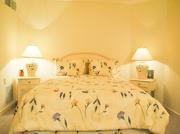 4th image of 334 Padre Blvd #103
