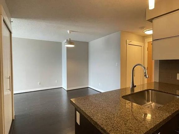 4th image of 6733 Buswell St #803