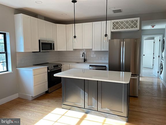 4th image of 1 S Olive St APT 2C