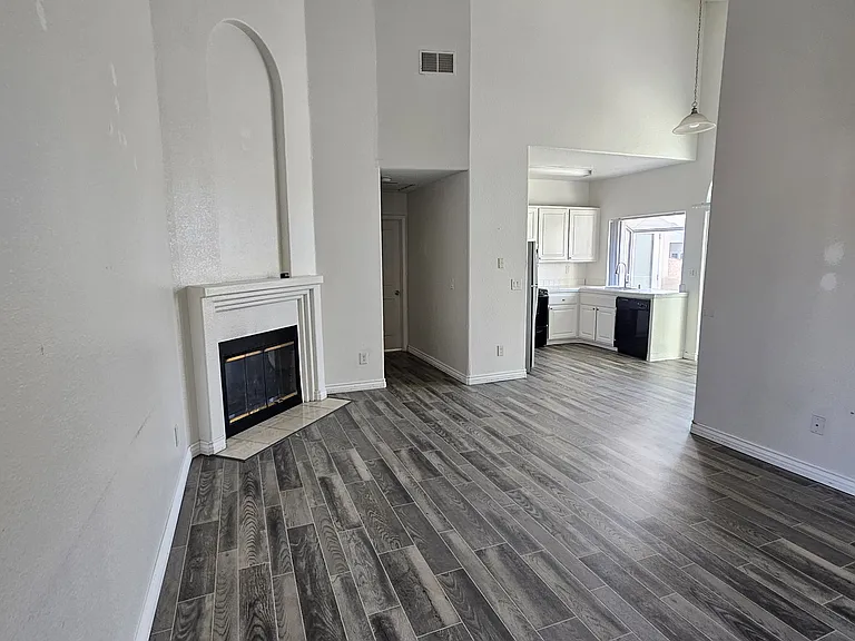 1672 Missouri St — Photo 5