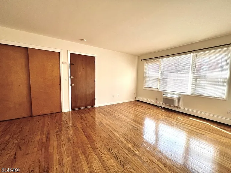 209 Park Ave — Photo 2