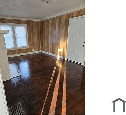 3rd image of 2404 E 69th Ter