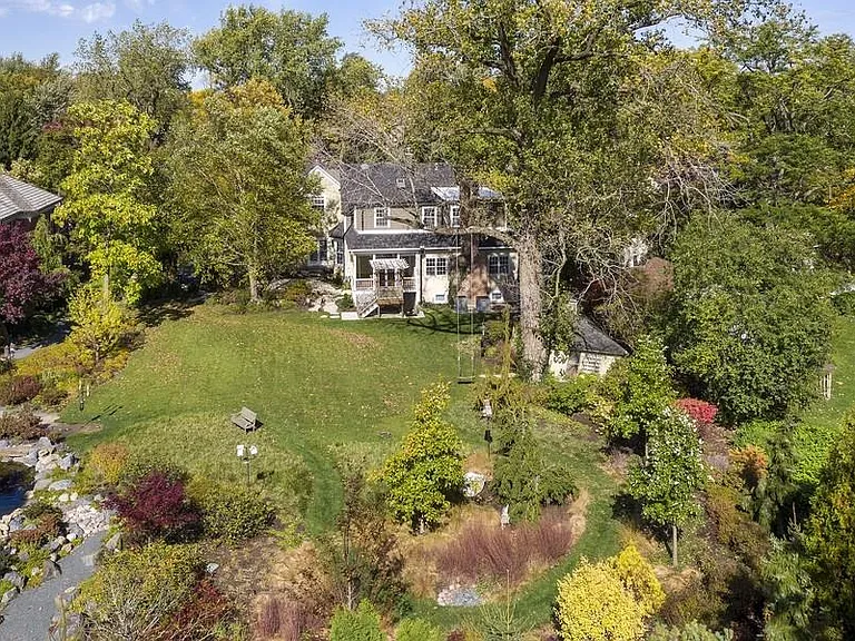 1100 Crescent Ln — Photo 21