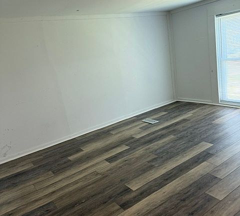 2nd image of 14 E North St