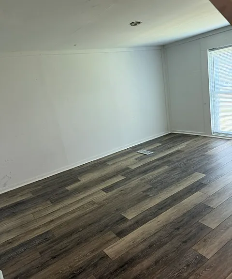 14 E North St — Photo 2