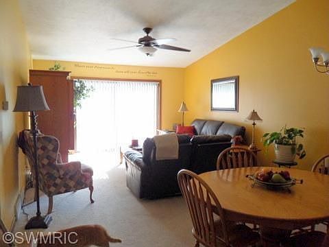 3rd image of 8775 Courtland Dr NE