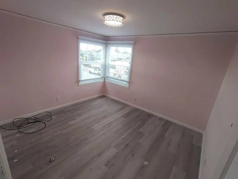 505 Lewis Ave — Photo 9