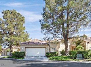 8161 Round Hills Cir, Las Vegas, NV 89113