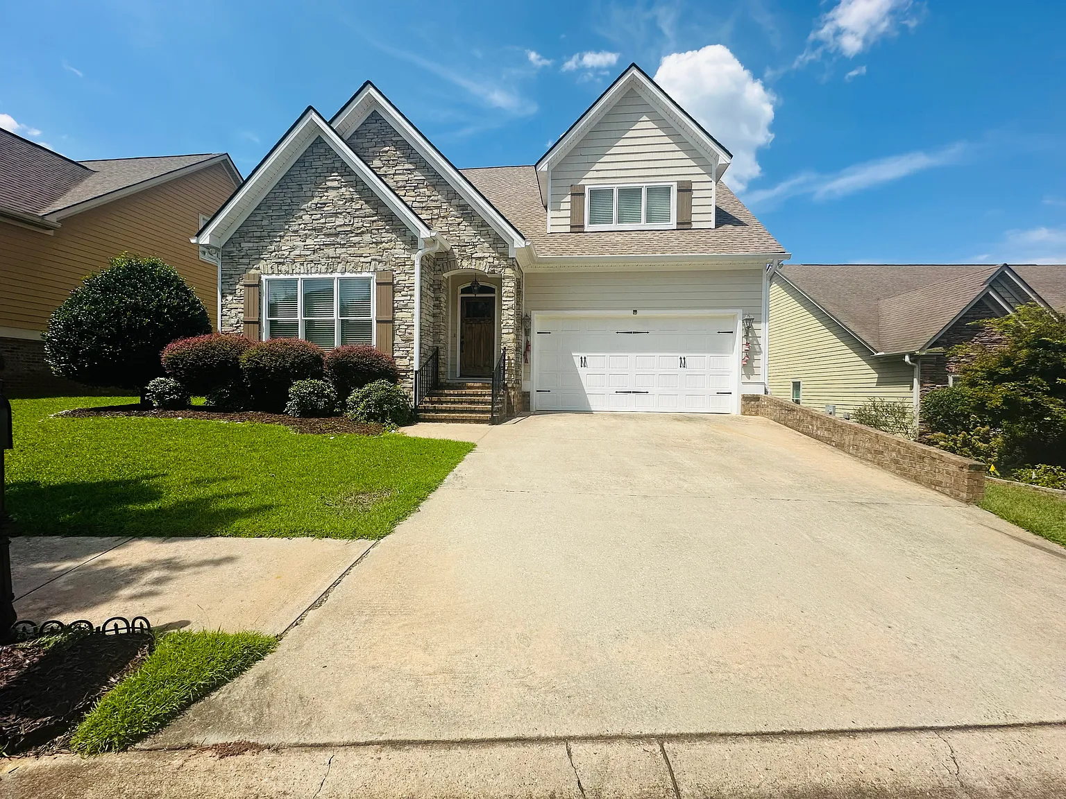 4 bed, 3.5 bath, 2455 sqft, $2,600 — Photo 3