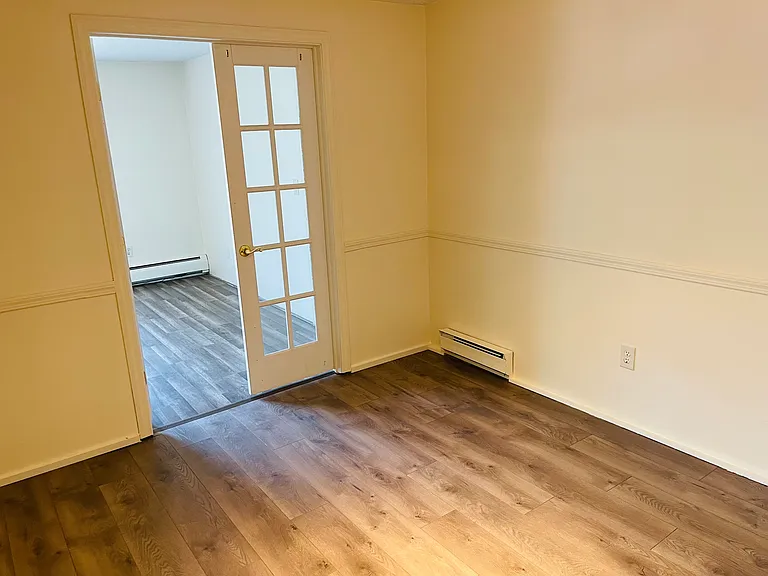 127 English Village Rd — Photo 10