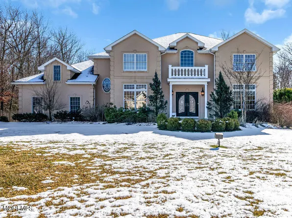 33 Phipps Place, Tinton Falls, NJ 07724