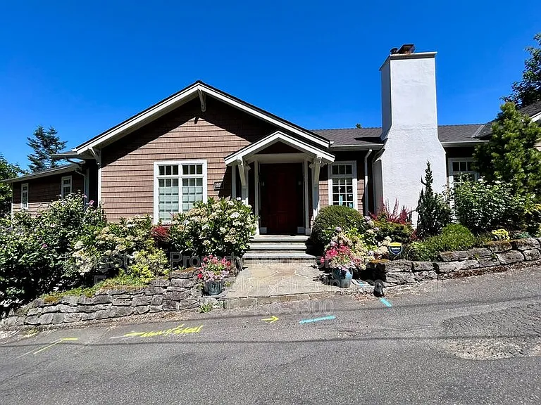 550 NW Alpine Ter — Photo 7