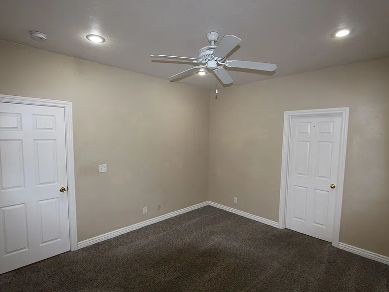 1535 E Payton Way — Photo 10