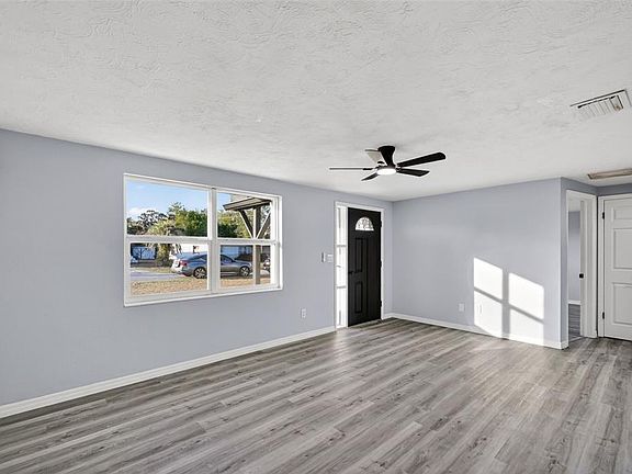 5th image of 4086 Arrowhead Ave