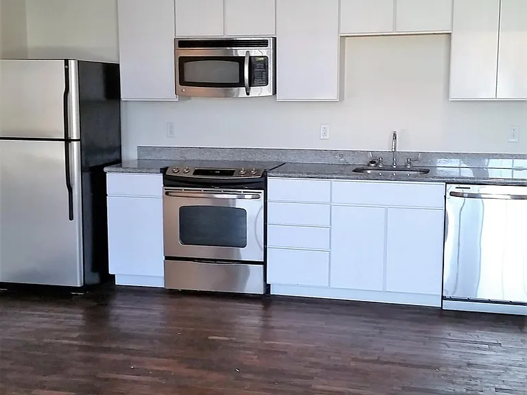 511 Marigny Apartments — Photo 18