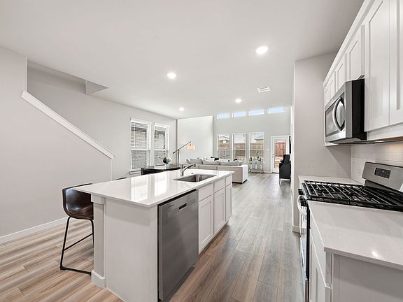 4th image of 4803 Grandiose Dr