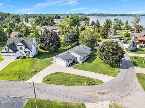 125 E Princess Dr, Brooklyn, MI 49230