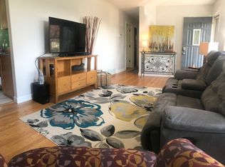 116 W James Way, Cary, IL 60013