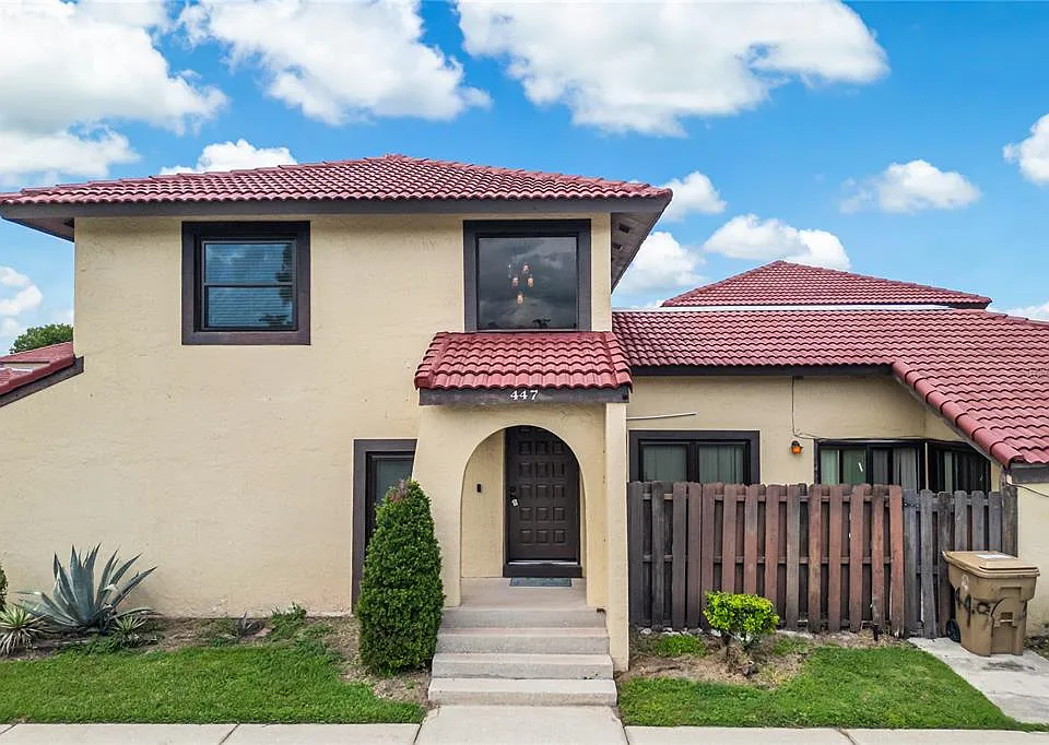 447 Hunter Cir