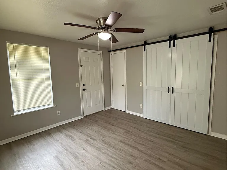 118 E Murrill Ave — Photo 4