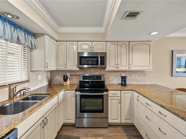 4200 Steamboat Bnd APT 303, Fort Myers, FL 33919