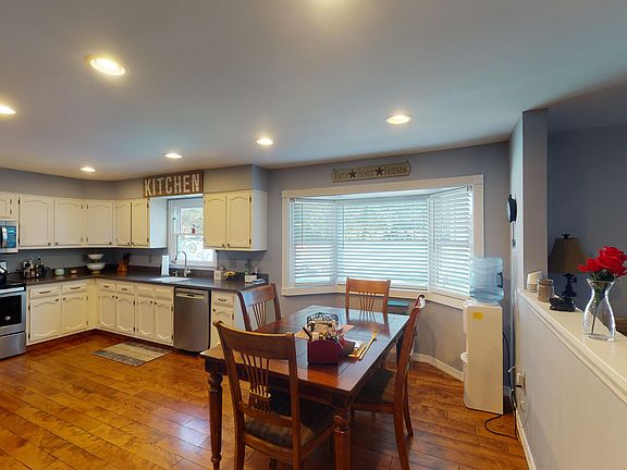 4th image of 1016 Twin Oaks Dr