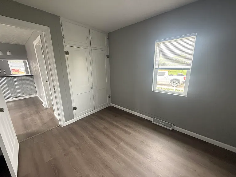 3902 W 14th St — Photo 10