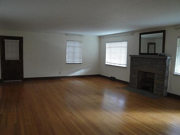 3rd image of 153 Woodland Dr